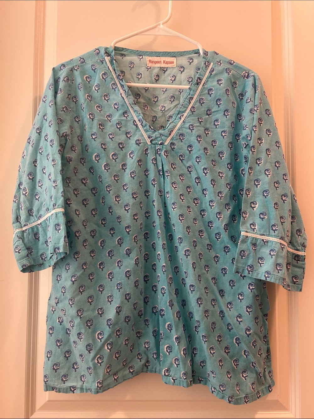 Rangeen Kapaas Blue Floral V-Neck embroidered Trim Kurta Top 3/4 sleeve size XL